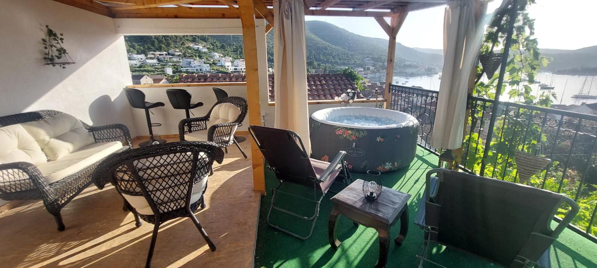 Panoramic View With Jacuzzi